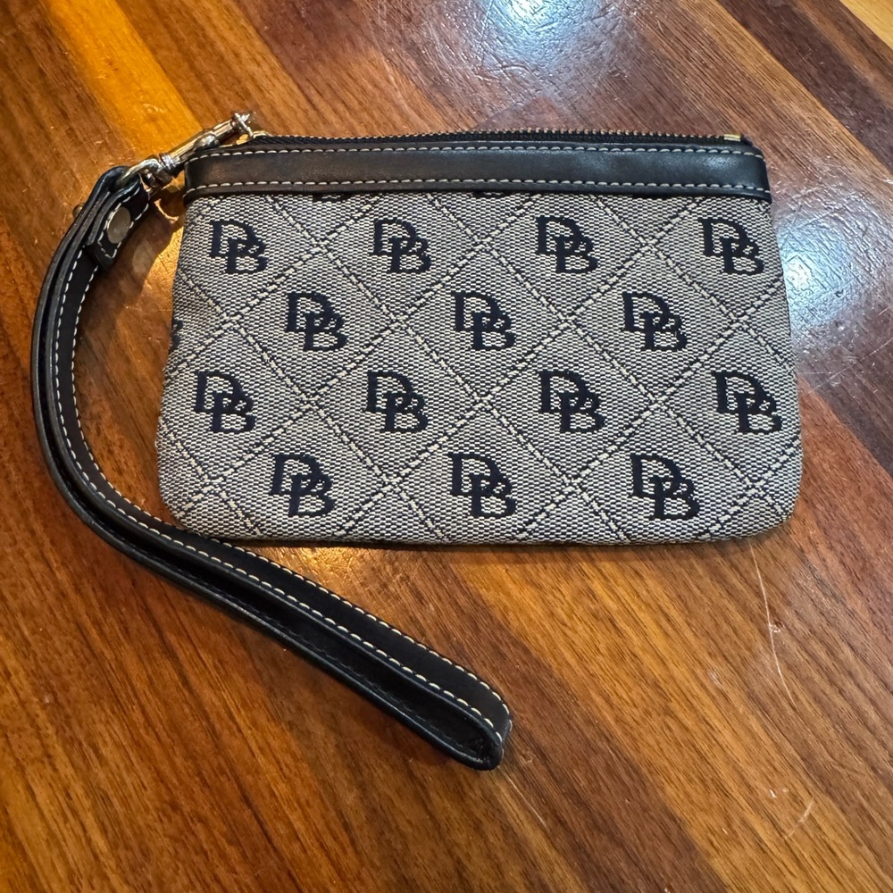 Dooney & Bourke Black and Gold Leather Strap coin zipper purse